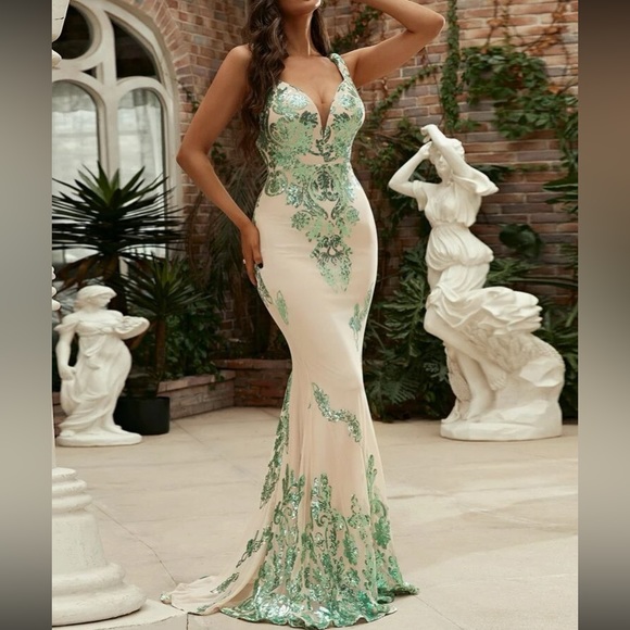 Luxe prom party formal mermaid hem sequins dress - Picture 3 of 9